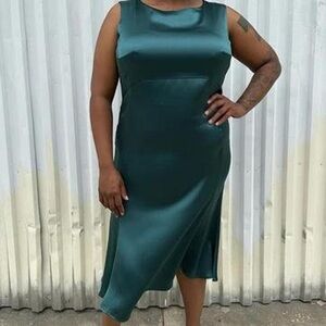 Henning Elegant Sleeveless Green Midi Dress